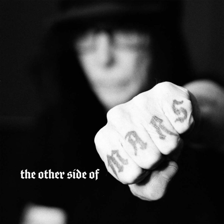 Подробнее о статье Темный рыцарь легендарного коллектива: Mick Mars – The Other Side Of Mars (2024)